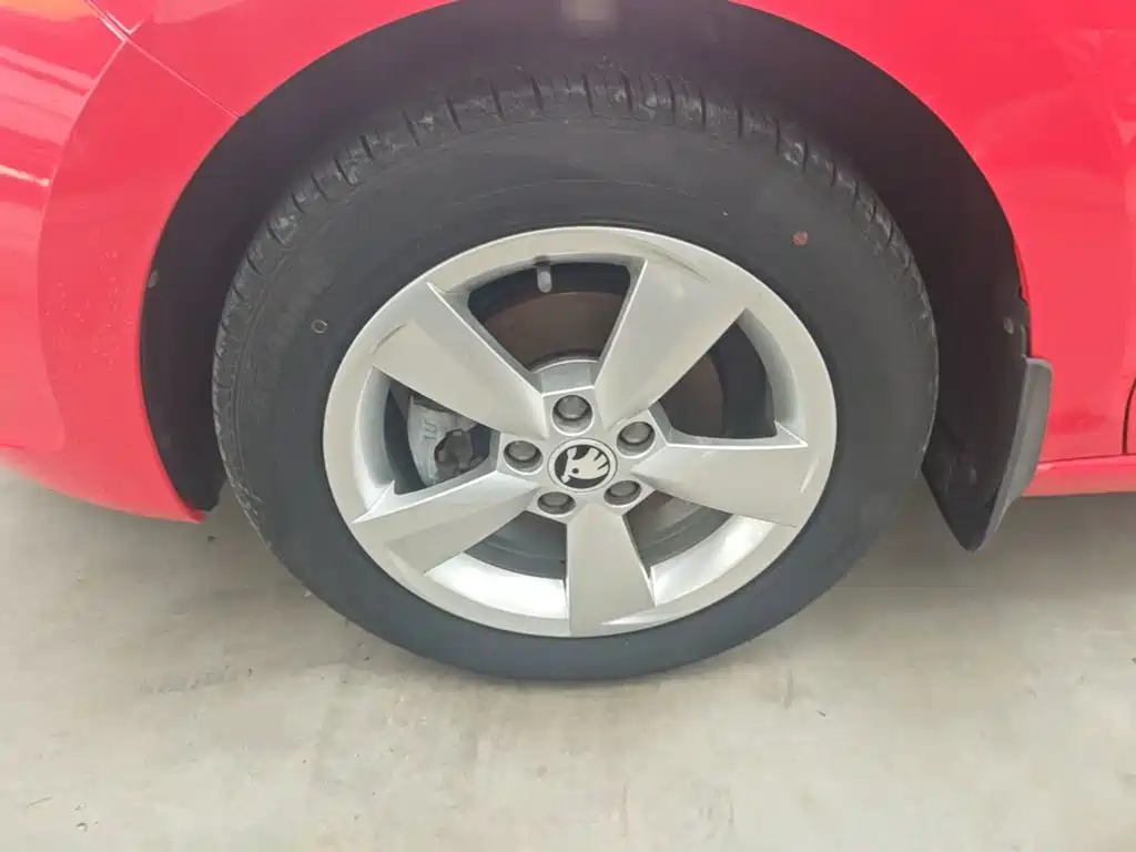 Skoda Rapid Spaceback — миниатюра 23