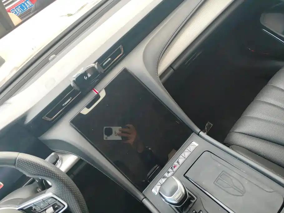 Hongqi Hongqi H5 — миниатюра 13