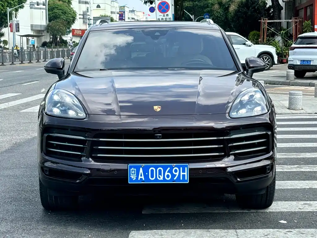Porsche Cayenne — миниатюра 6
