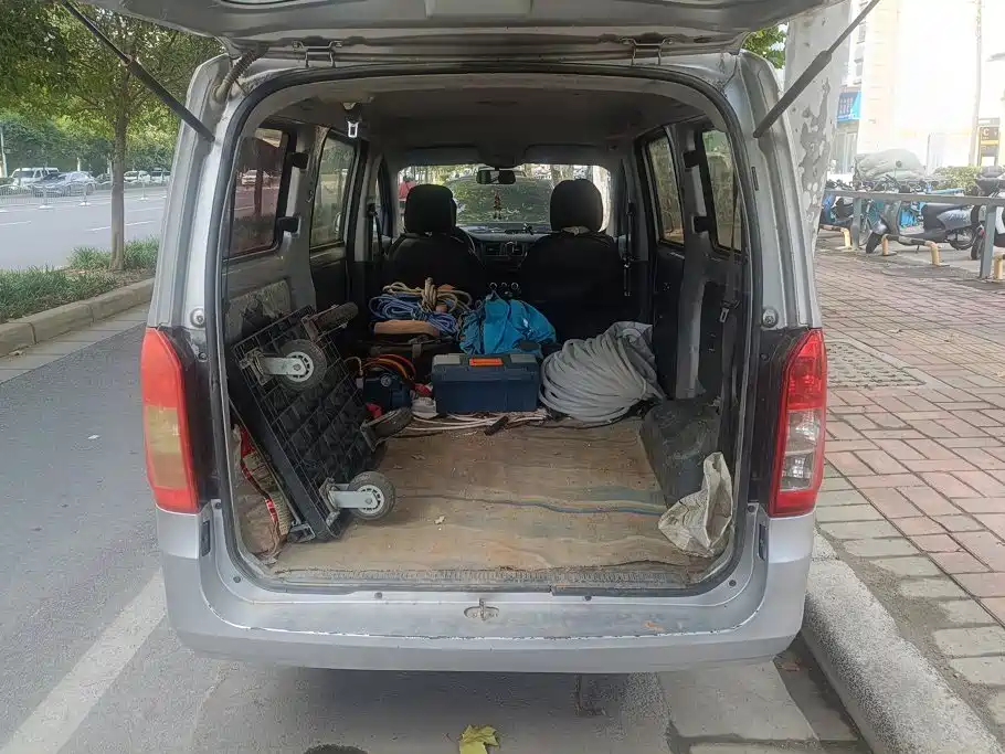 Wuling Rongguang V — миниатюра 4