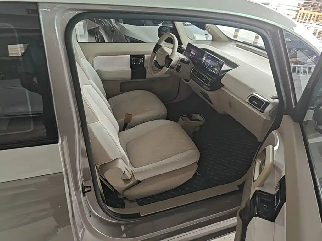 Baojun KiWi EV — миниатюра 25