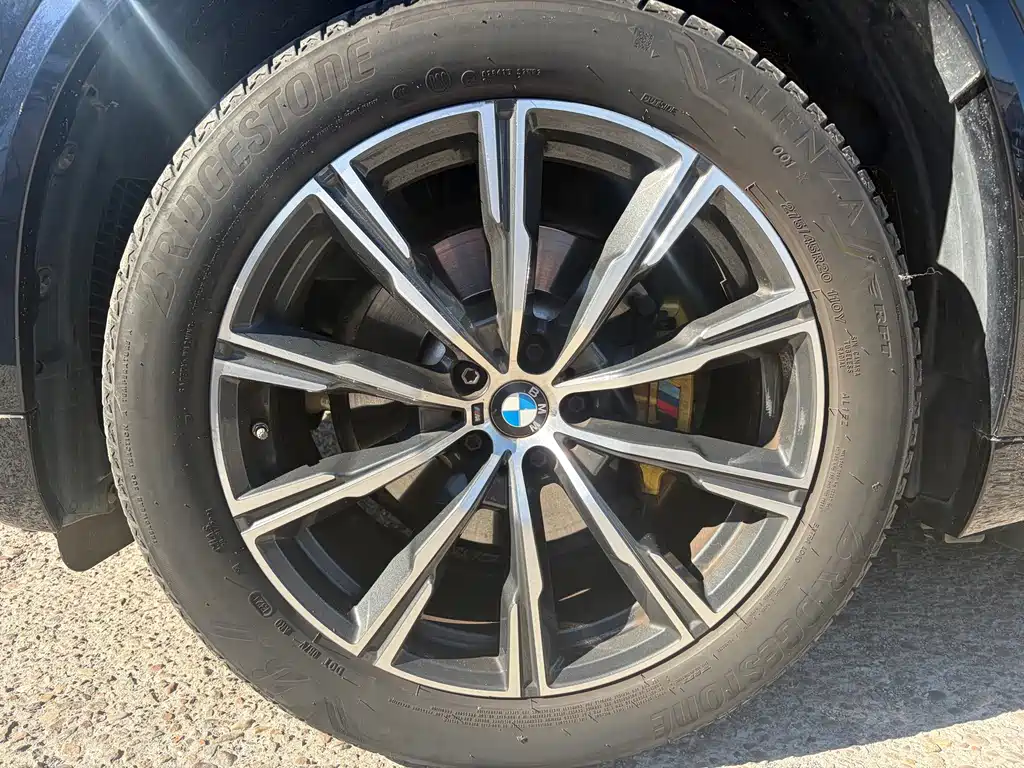 BMW X5 (Import) — миниатюра 11