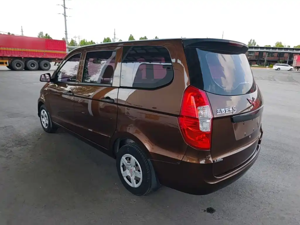 Wuling Hongguang — миниатюра 5