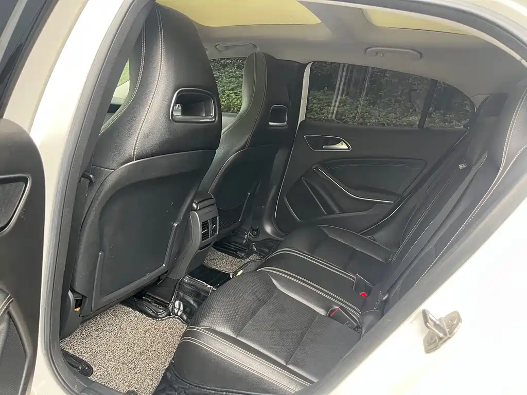 Mercedes-Benz GLA — миниатюра 8