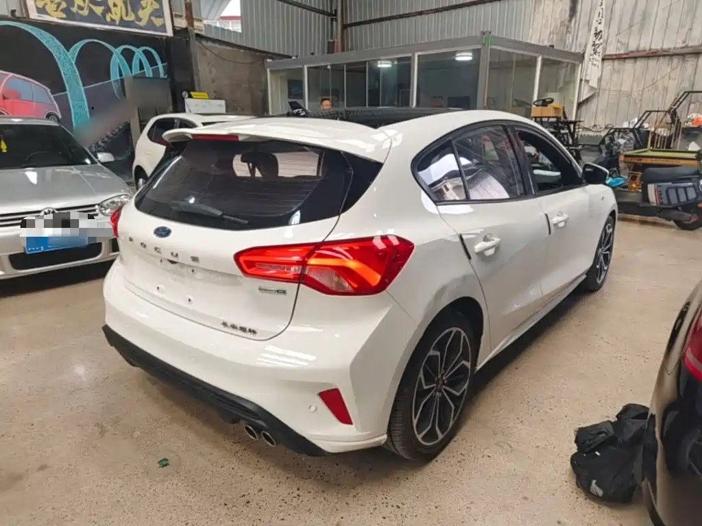 Ford Focus — миниатюра 7