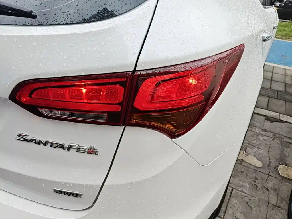 Hyundai Santa Fe — миниатюра 8