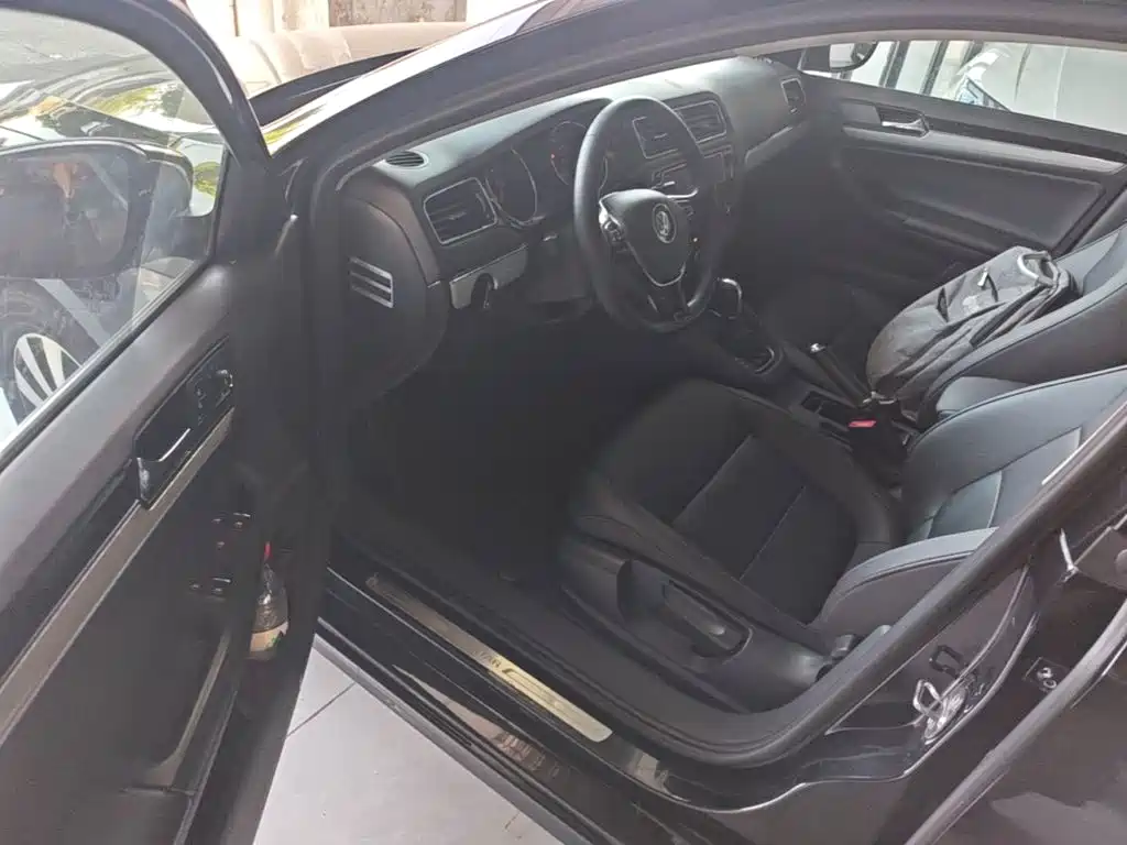 Volkswagen Sagitar — миниатюра 16