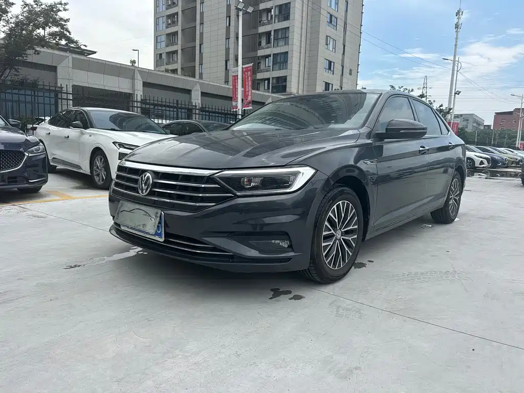 Купить Volkswagen Sagitar