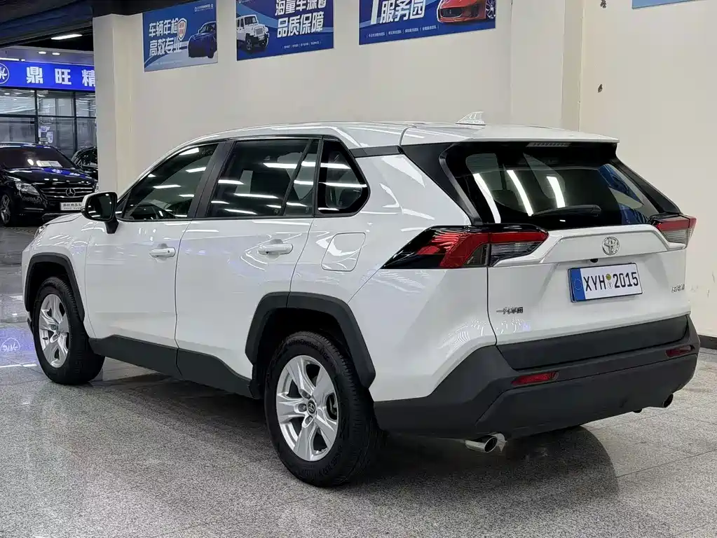 Toyota RAV4 — миниатюра 18