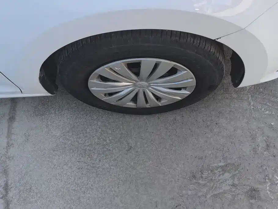 Volkswagen Santana — миниатюра 6