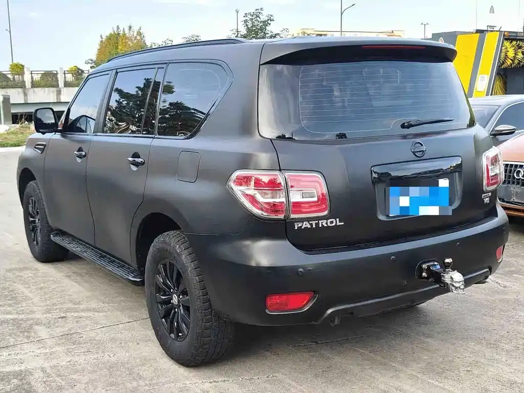 Nissan Patrol — миниатюра 6