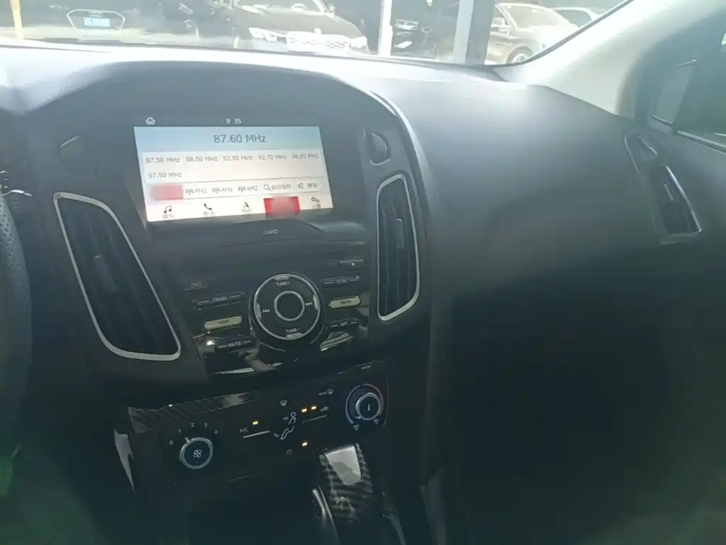 Ford Focus — миниатюра 10