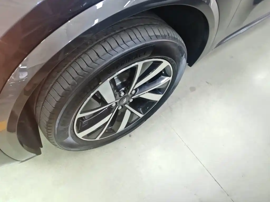 Li Auto Li L8 — миниатюра 23
