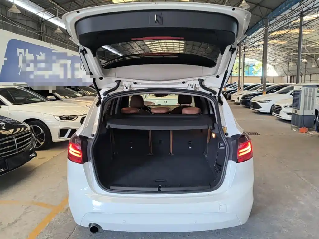 BMW 2 Series Active Tourer — миниатюра 19