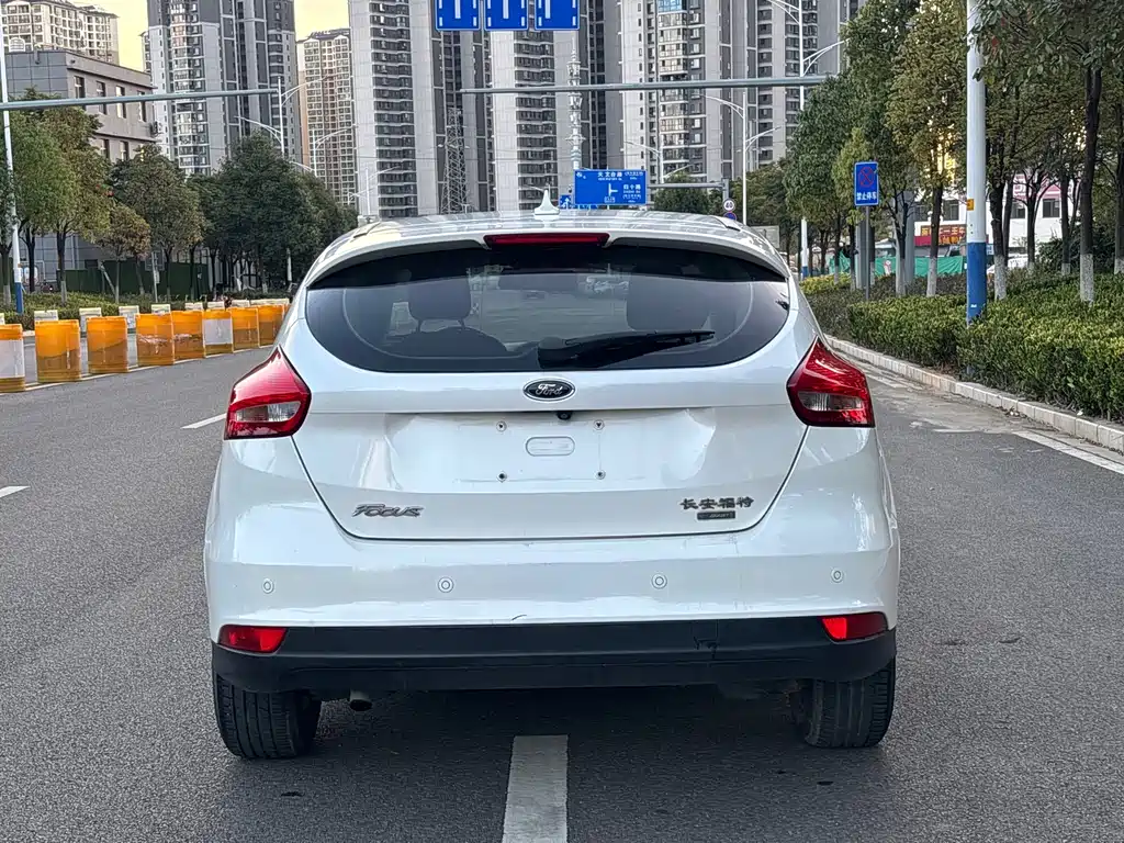 Ford Focus — миниатюра 6