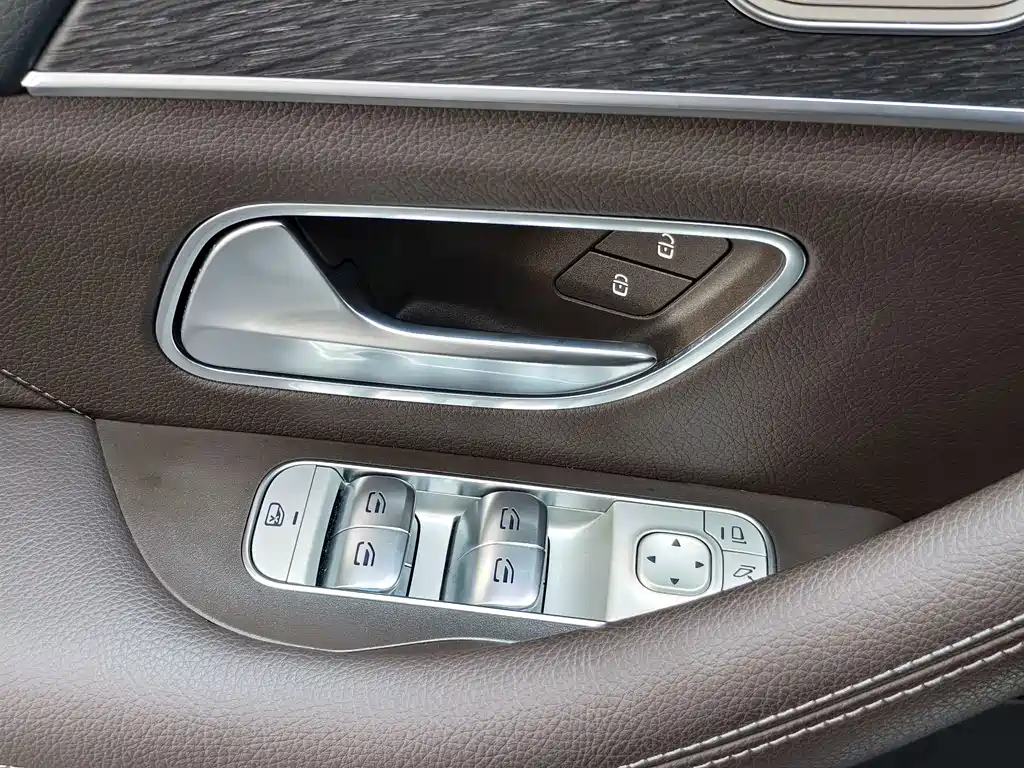 Mercedes-Benz GLE (Import) — миниатюра 13