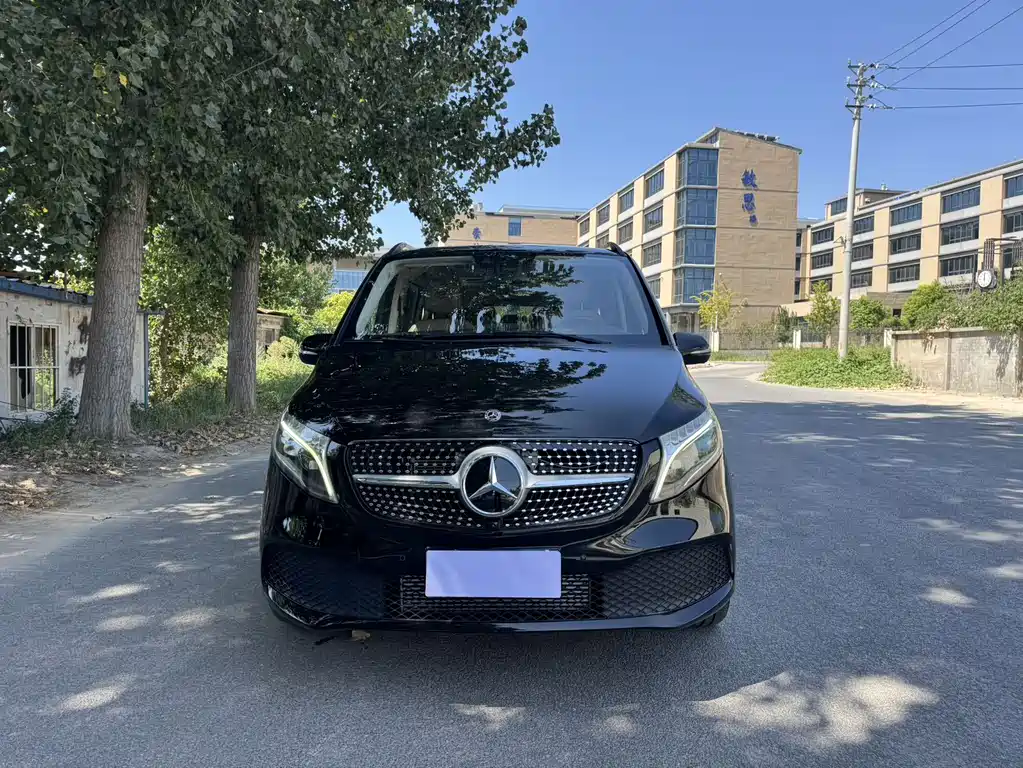 Mercedes-Benz V-Class — миниатюра 2