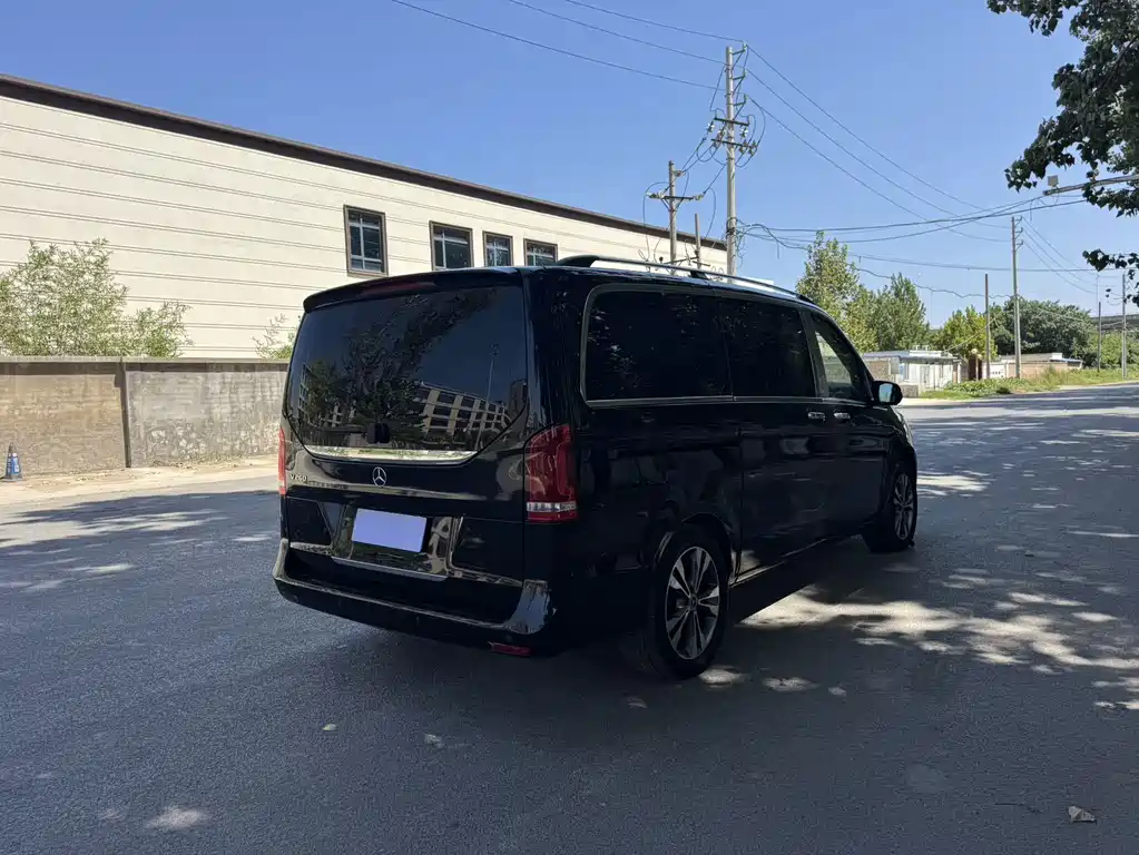 Mercedes-Benz V-Class — миниатюра 7