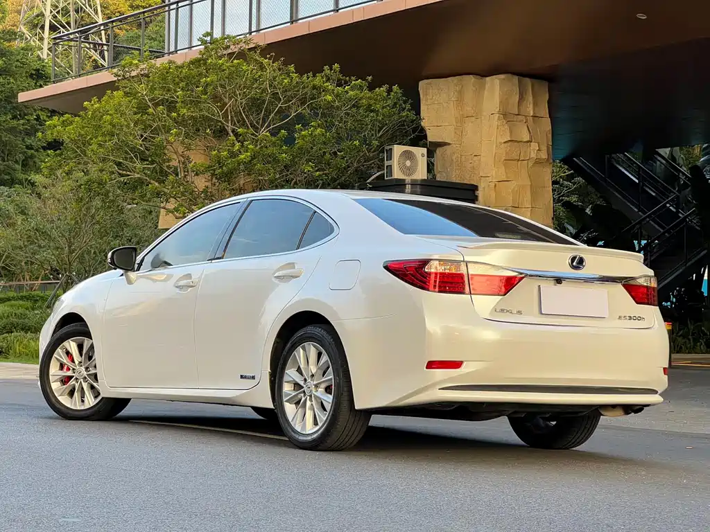 Lexus ES — миниатюра 19