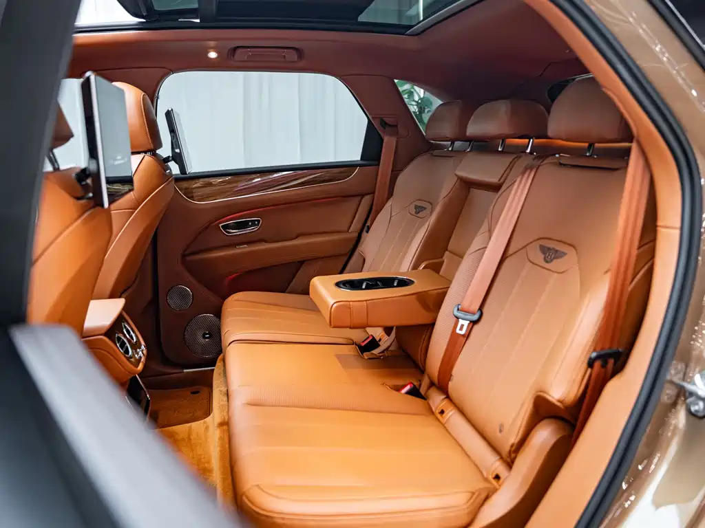 Bentley Bentayga — миниатюра 14