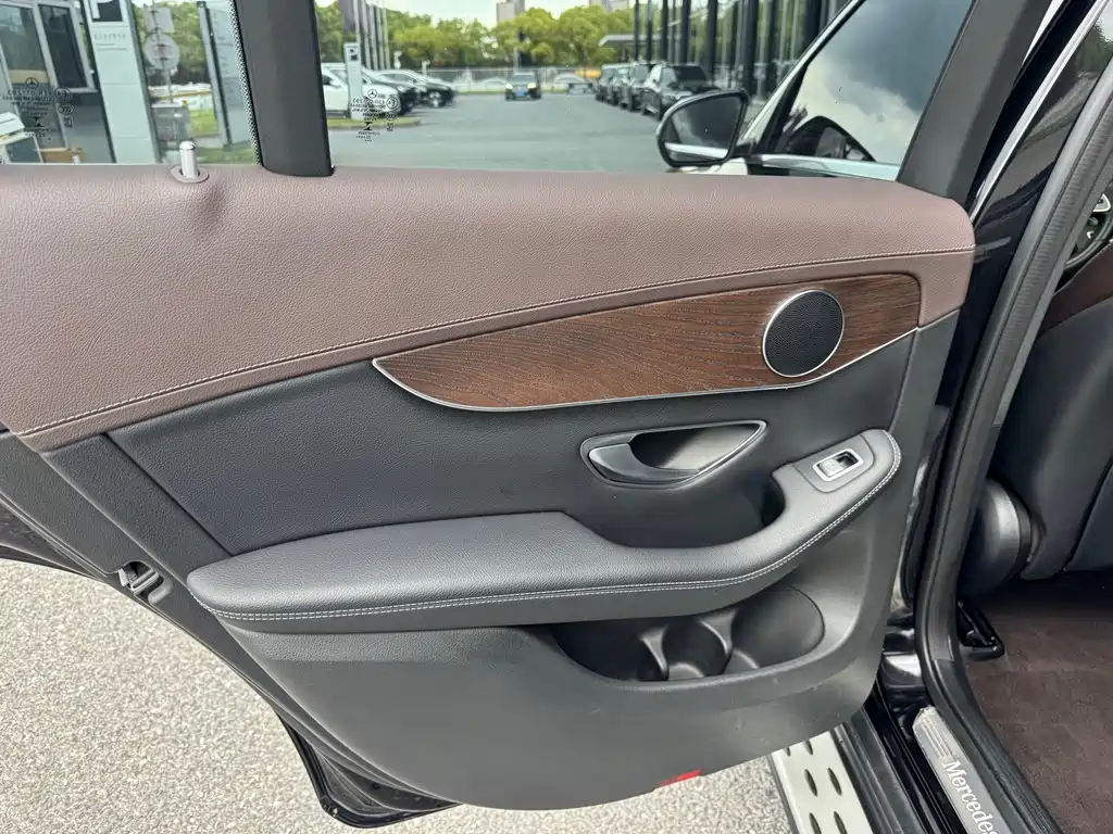 Mercedes-Benz GLC — миниатюра 10