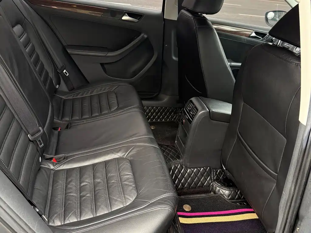 Volkswagen Sagitar — миниатюра 7