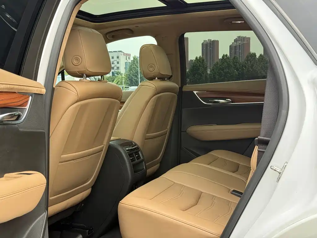 Cadillac XT5 — миниатюра 8