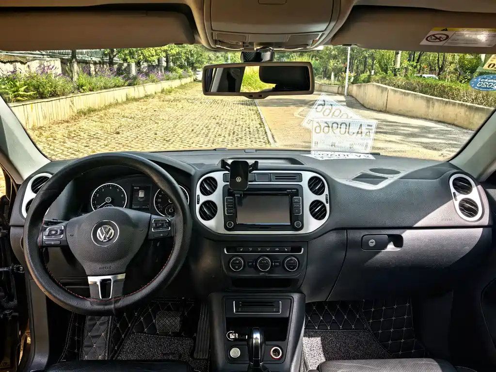Volkswagen Tiguan — миниатюра 11