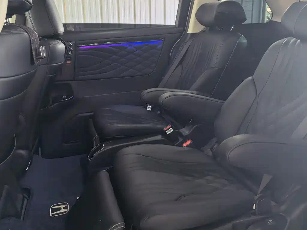 Honda Elysion — миниатюра 6