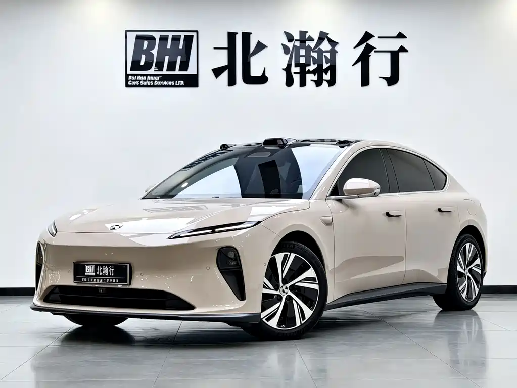 NIO ET5