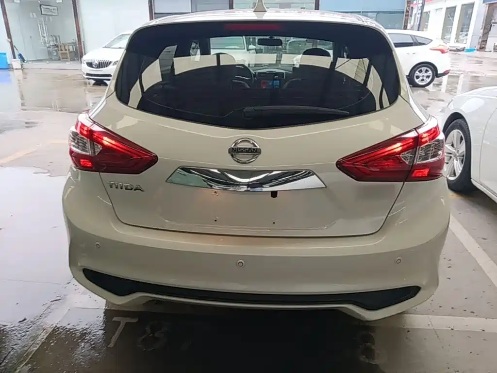 Nissan Tiida — миниатюра 6