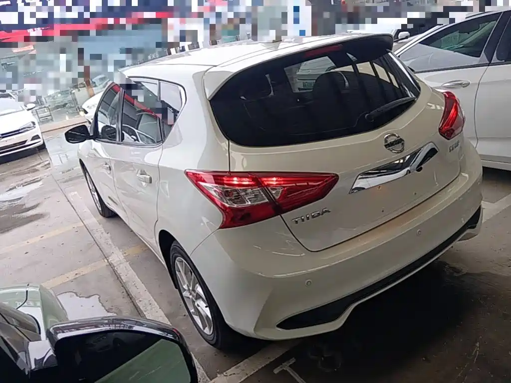 Nissan Tiida — миниатюра 5