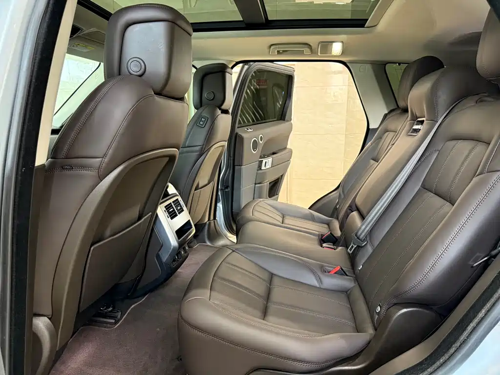 Land Rover Sport PHEV - фото 13