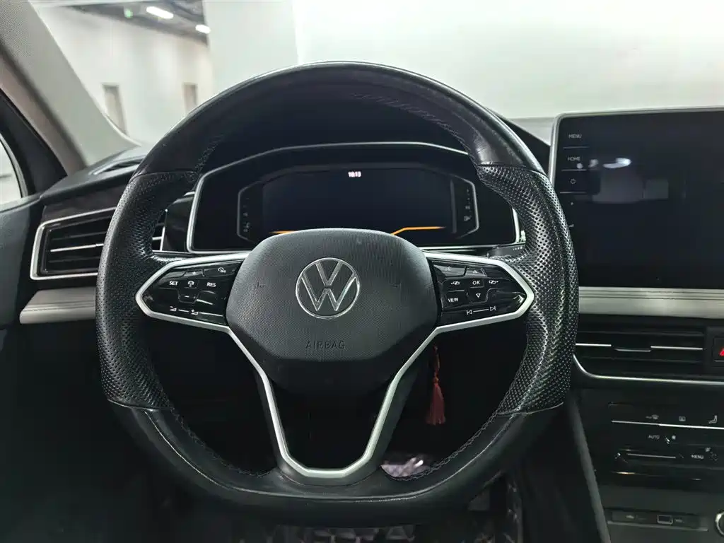 Volkswagen Tiguan L — миниатюра 8