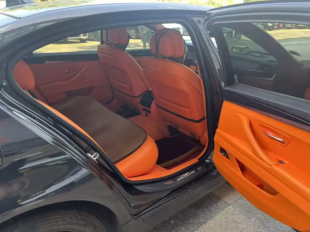BMW 5 Series — миниатюра 9
