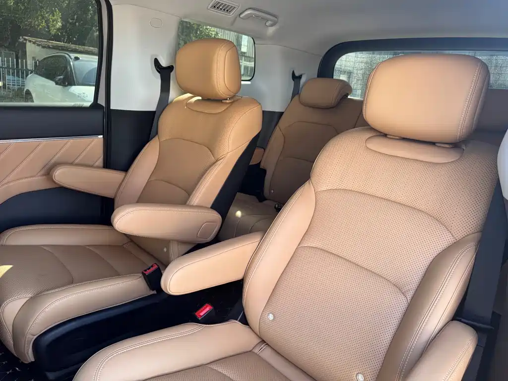 Wuling Xingguang 730 New Energy — миниатюра 14