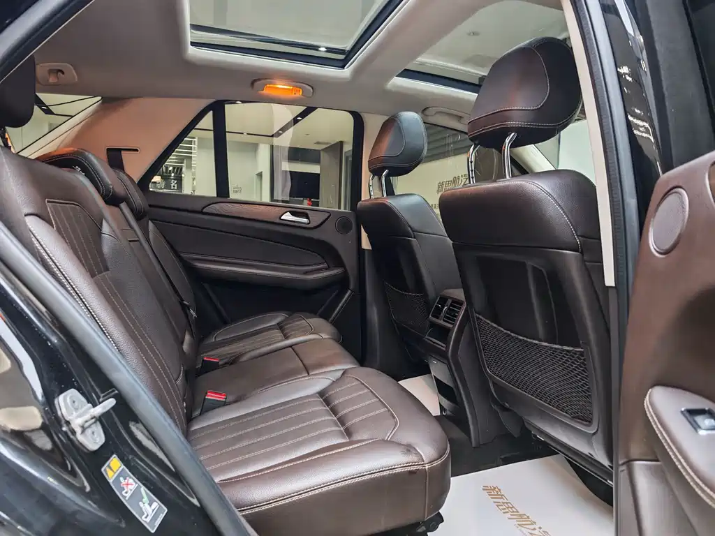 Mercedes-Benz GLE (Import) — миниатюра 13