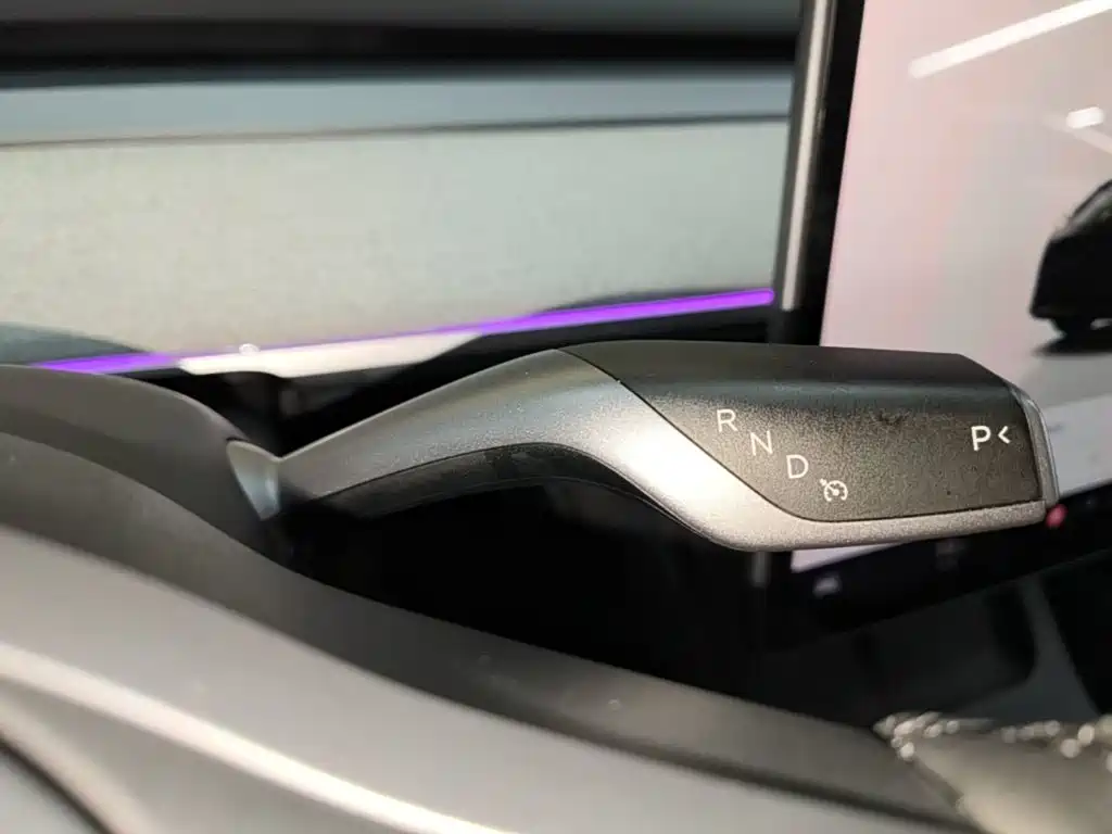Tesla Model Y — миниатюра 14