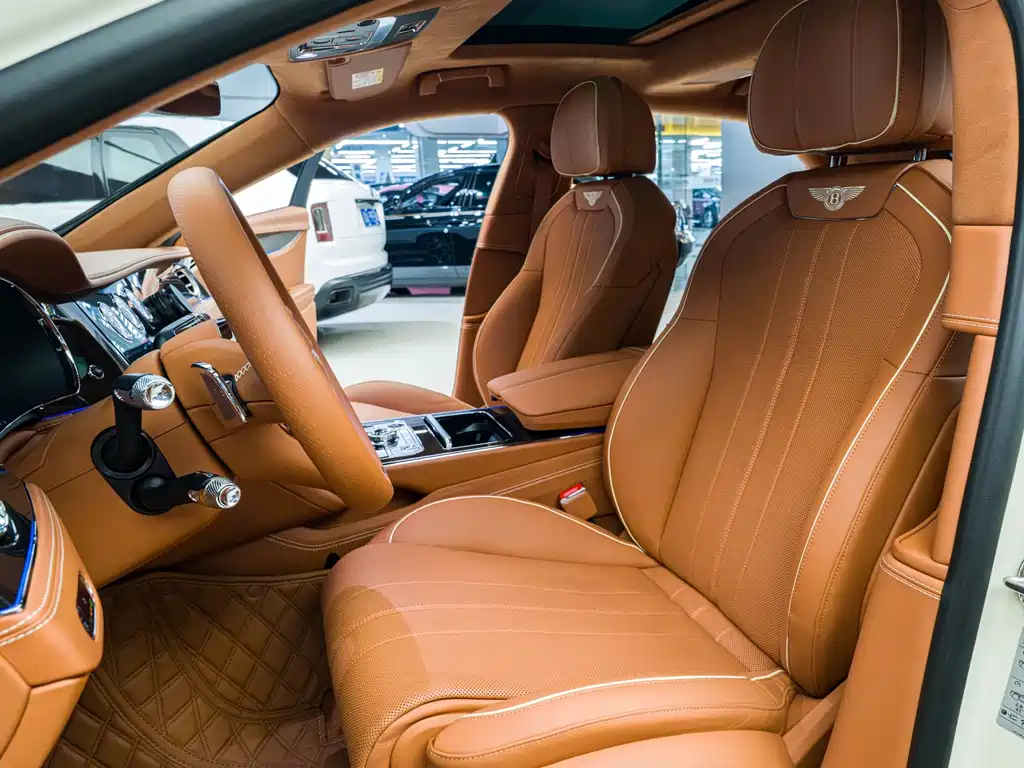 Bentley Flying Spur PHEV — миниатюра 8