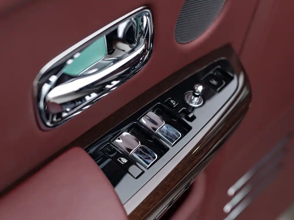 Rolls-Royce Phantom — миниатюра 21