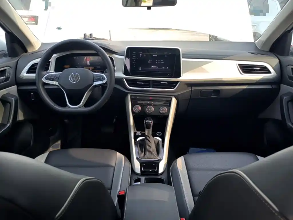 Volkswagen T-Roc — миниатюра 10
