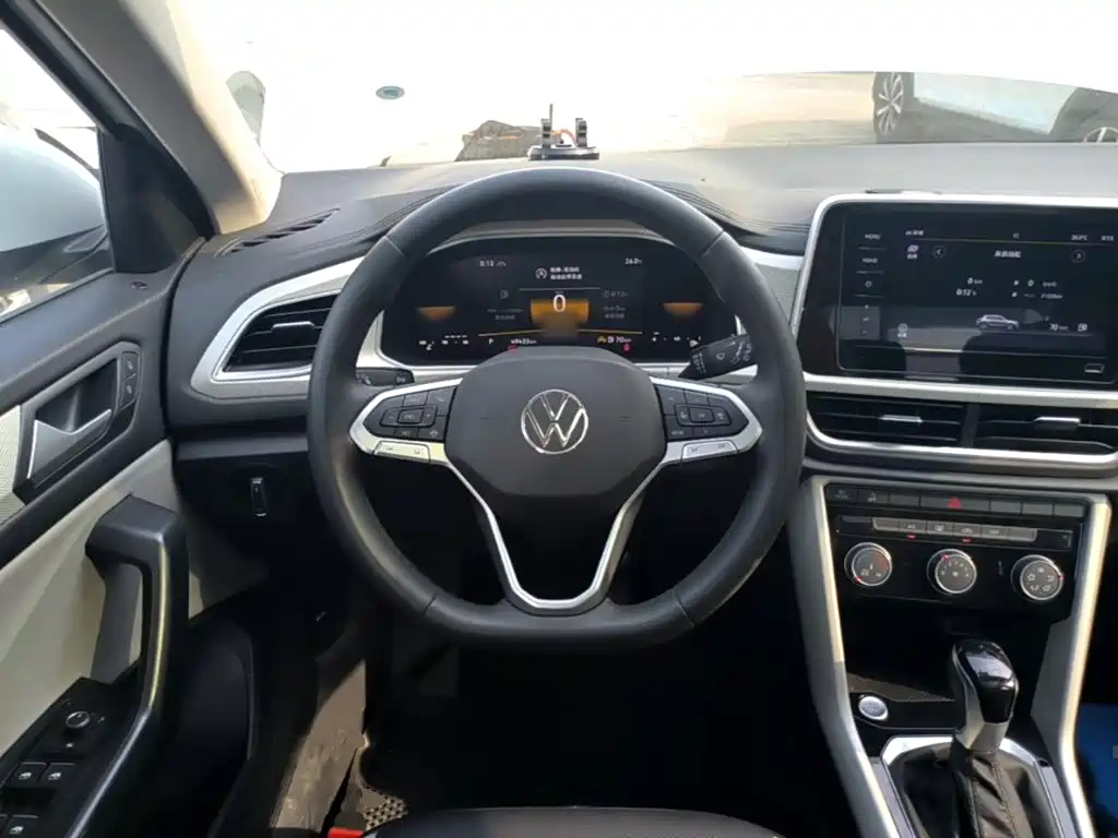 Volkswagen T-Roc — миниатюра 11