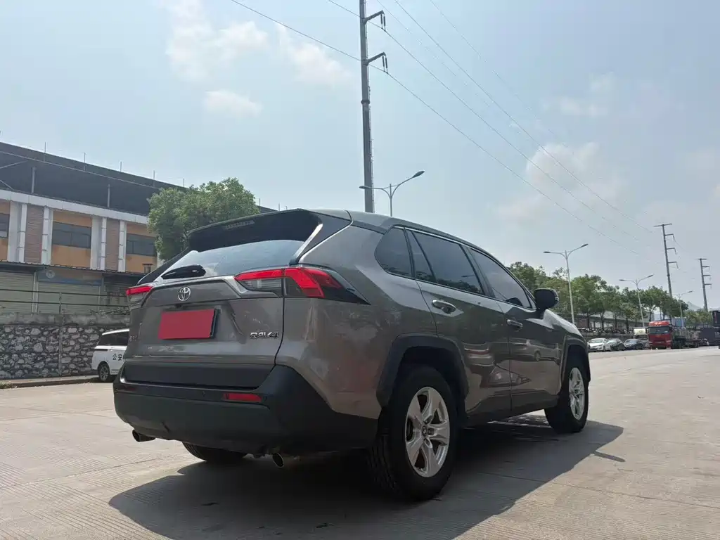 Toyota RAV4 2022 2.0L CVT