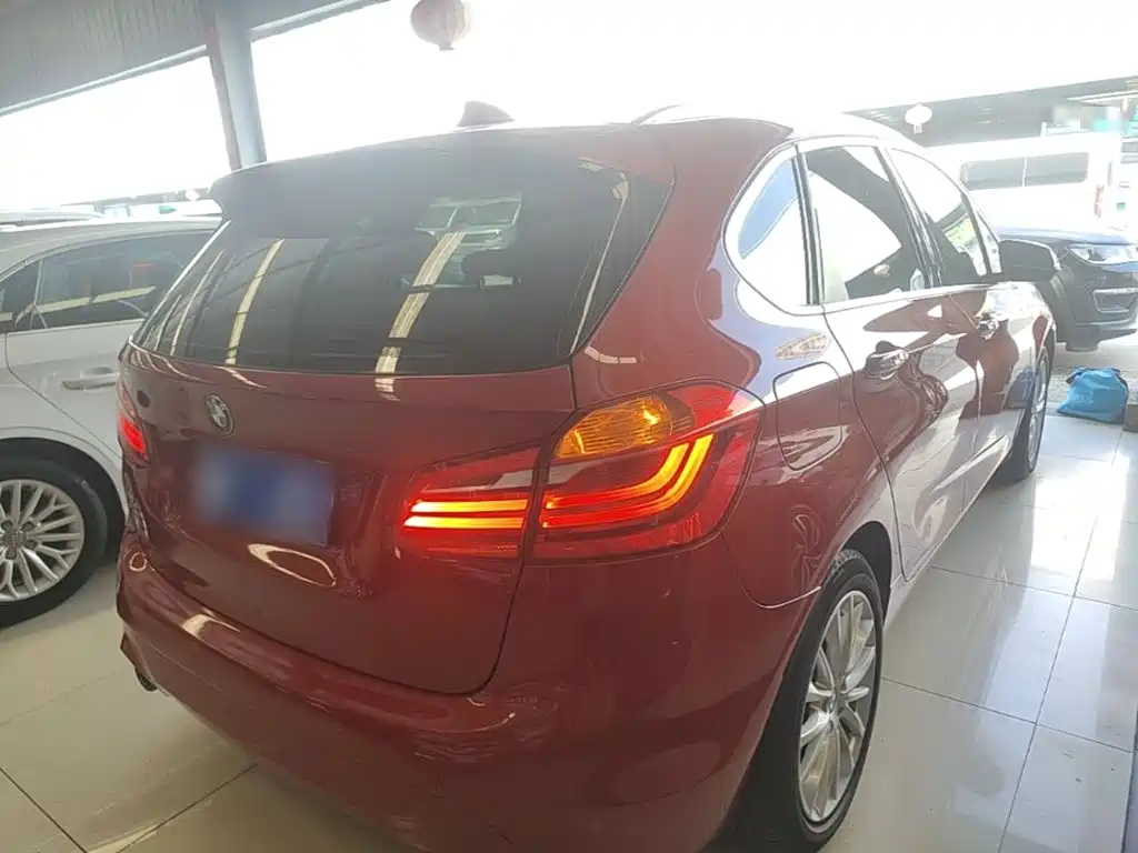 BMW 2 Series Active Tourer — миниатюра 7