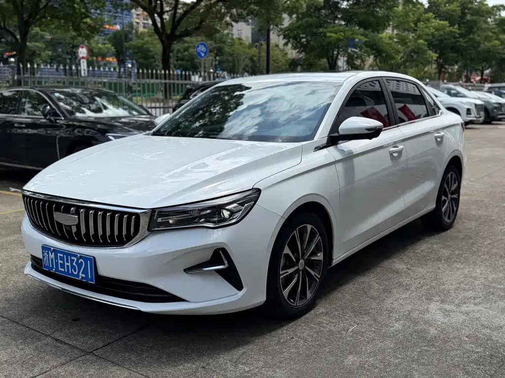 2025 Geely Emgrand GT - zdjęcie 1 z 12