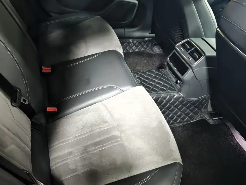 Audi A6L — миниатюра 11