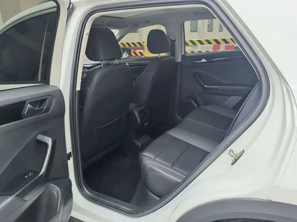 Volkswagen T-Roc — миниатюра 5