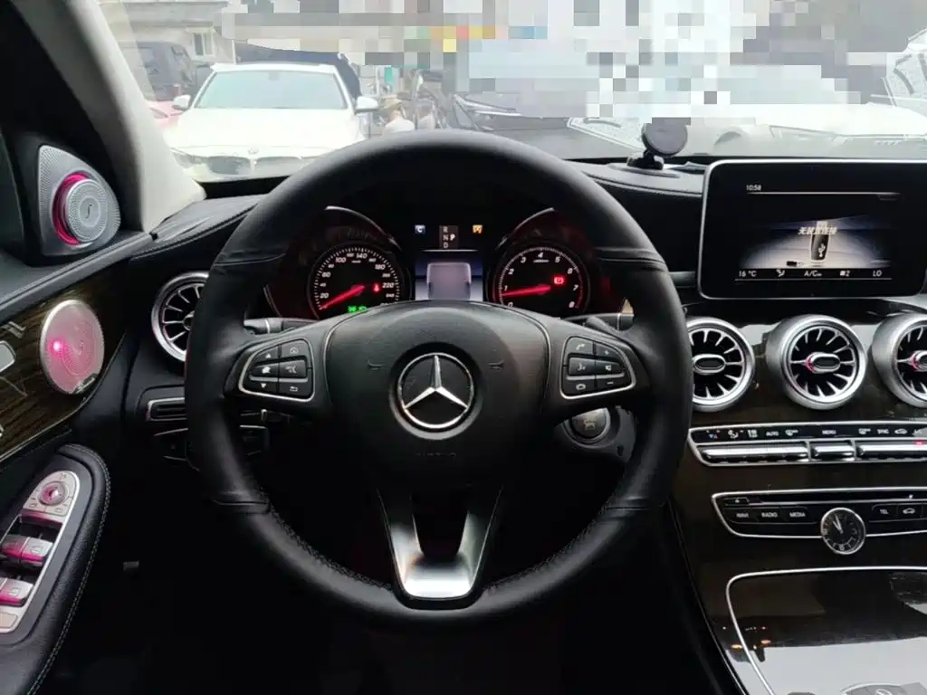 Mercedes-Benz C-Class — миниатюра 11