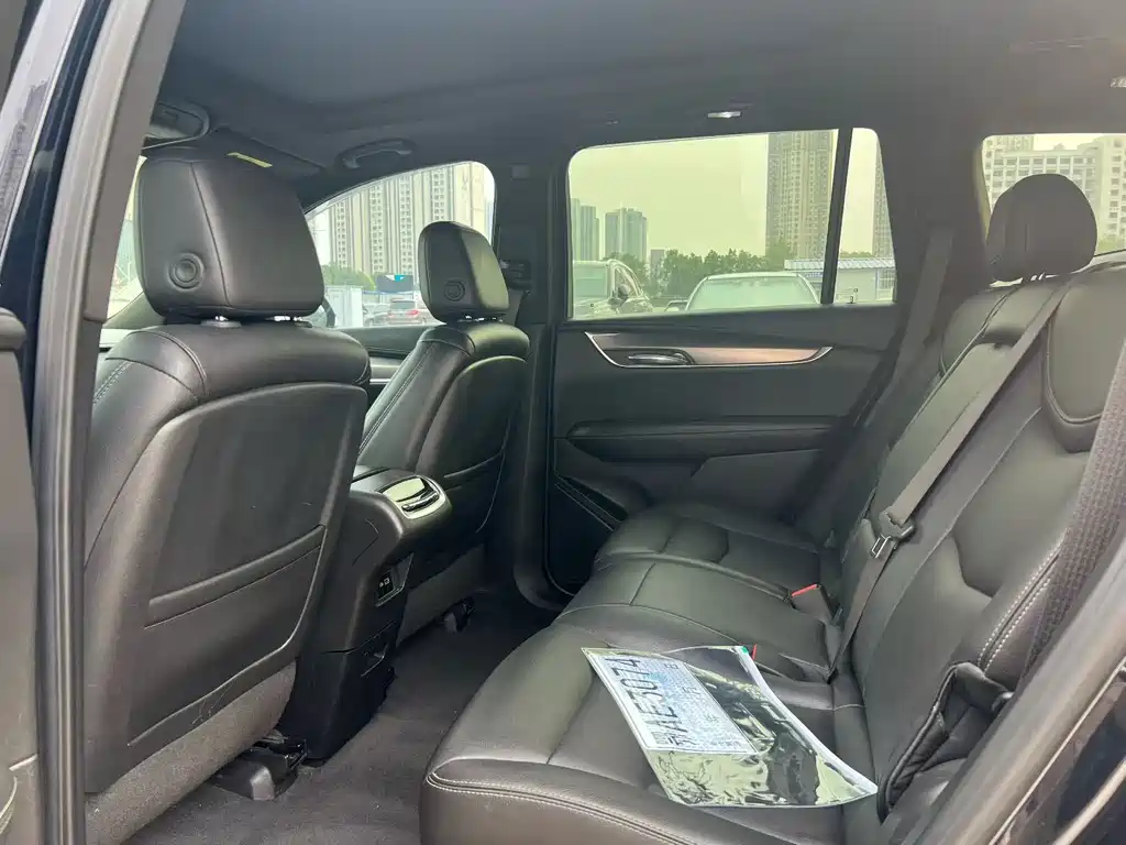 Cadillac XT6 — миниатюра 5