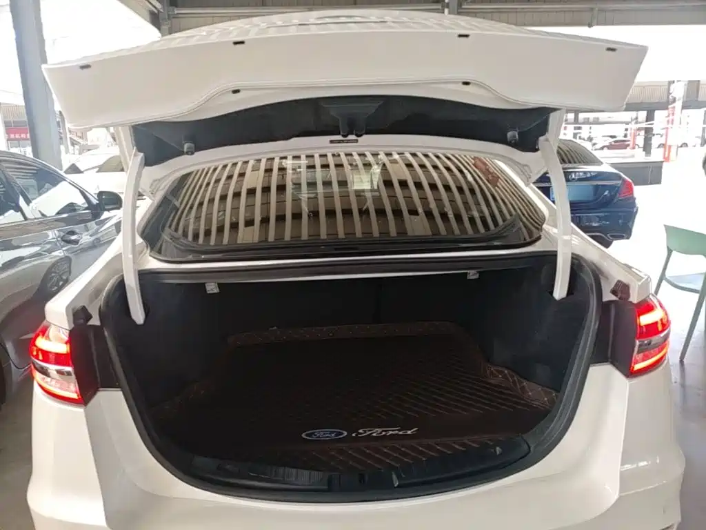 Ford Mondeo — миниатюра 19